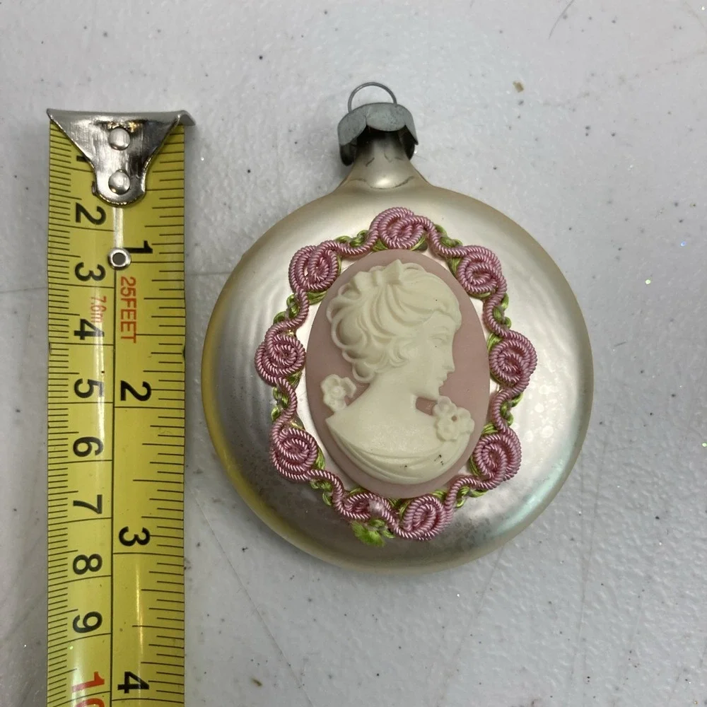Random Lot Of 4‎ Vtg Blown Glass Christmas Ornament Acorn Cameo 3